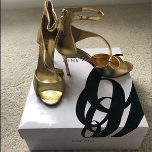 Gorgeous GOLD Nine West Shoes!!!